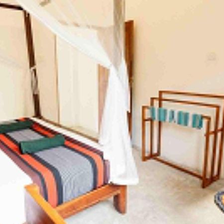Hiriketiya Ladina Homestay Діквелла Екстер'єр фото